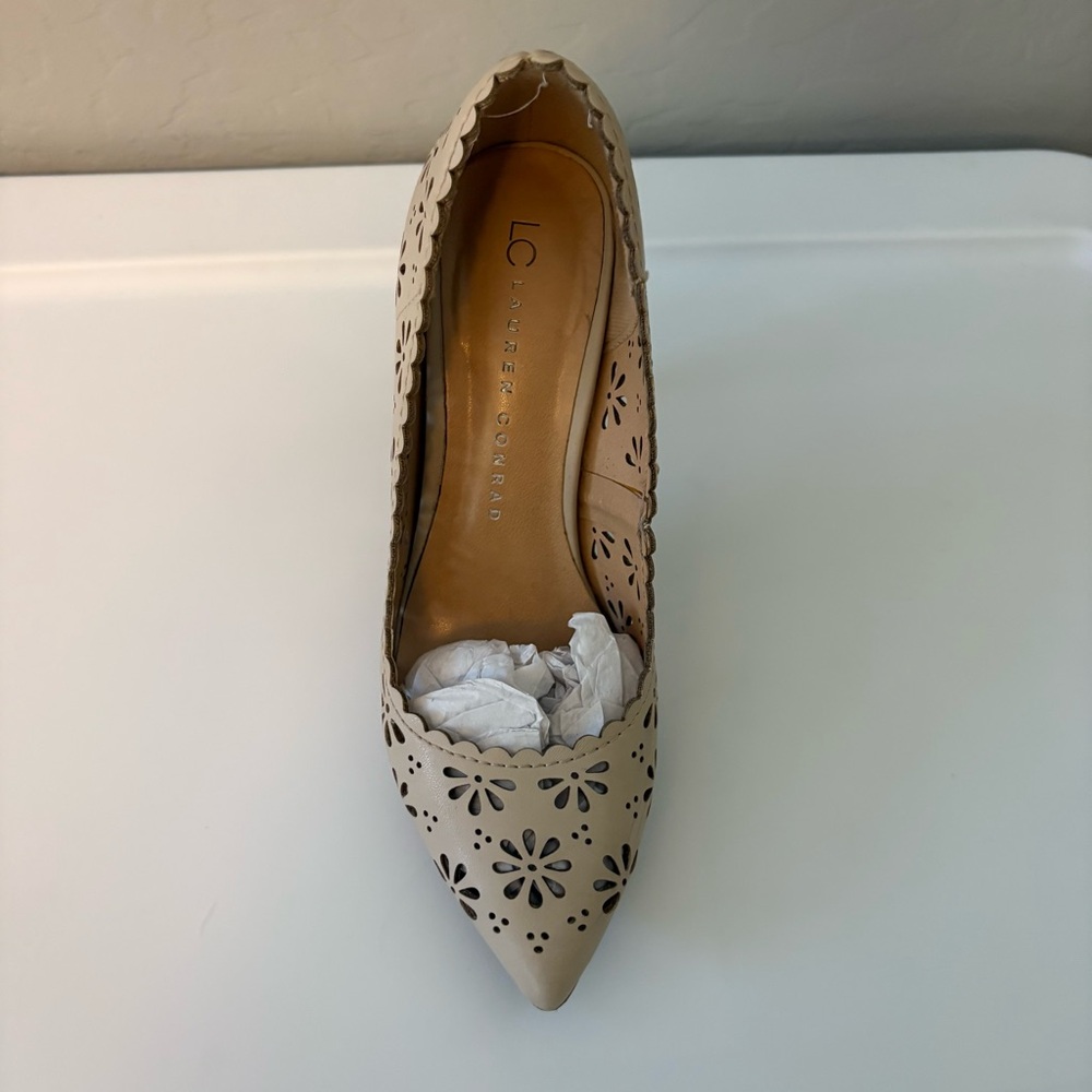 LC Lauren Conrad Confetti Ivory flower laser cut out stiletto heels size 6 - Picture 4 of 16